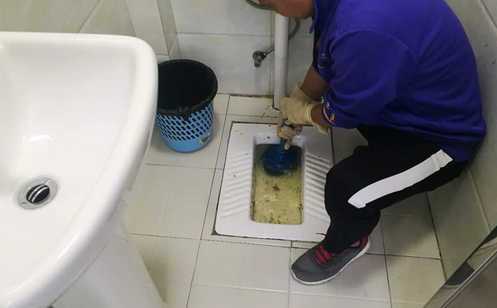 东区街道疏通蹲坑