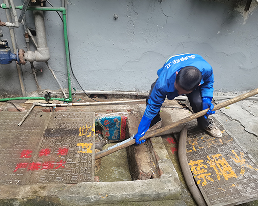 东区街道清掏化粪池
